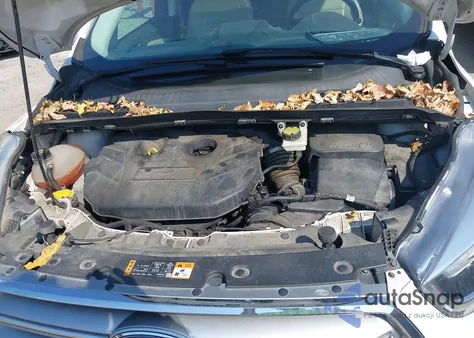 2017 Ford Escape Titanium z USA, uszkodzony, nr VIN 1FMCU9J94HUC20180